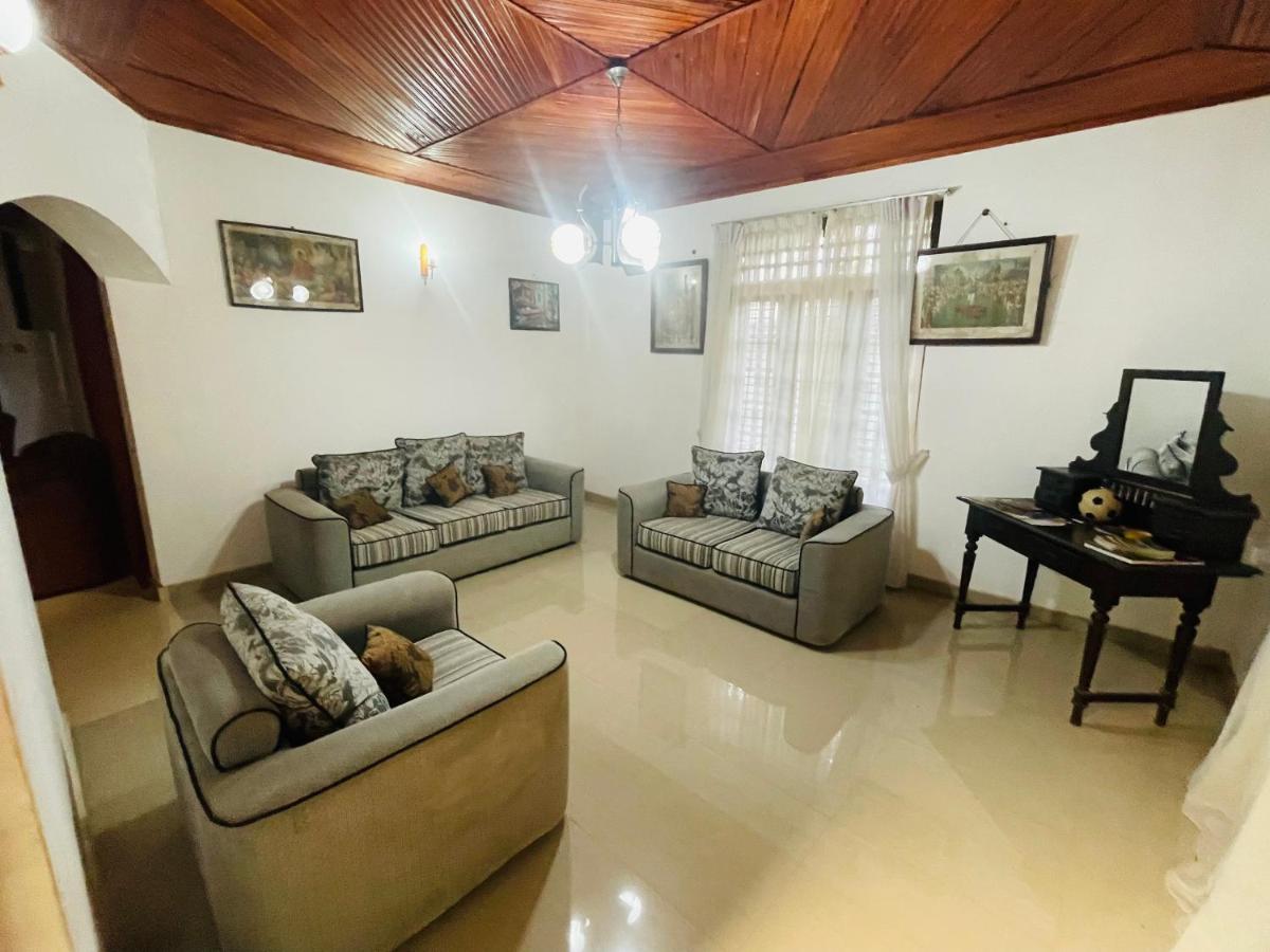 Mangala Lodge Kurunegala Esterno foto